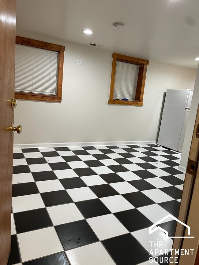 Photo - 2230 N Lockwood Ave Unit G