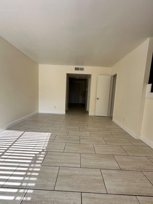 Photo - 3318 E Sierra Madre Ave