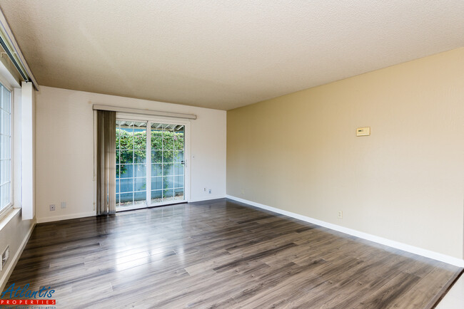 Photo - Williams Way 1030/1032 Unit 1032
