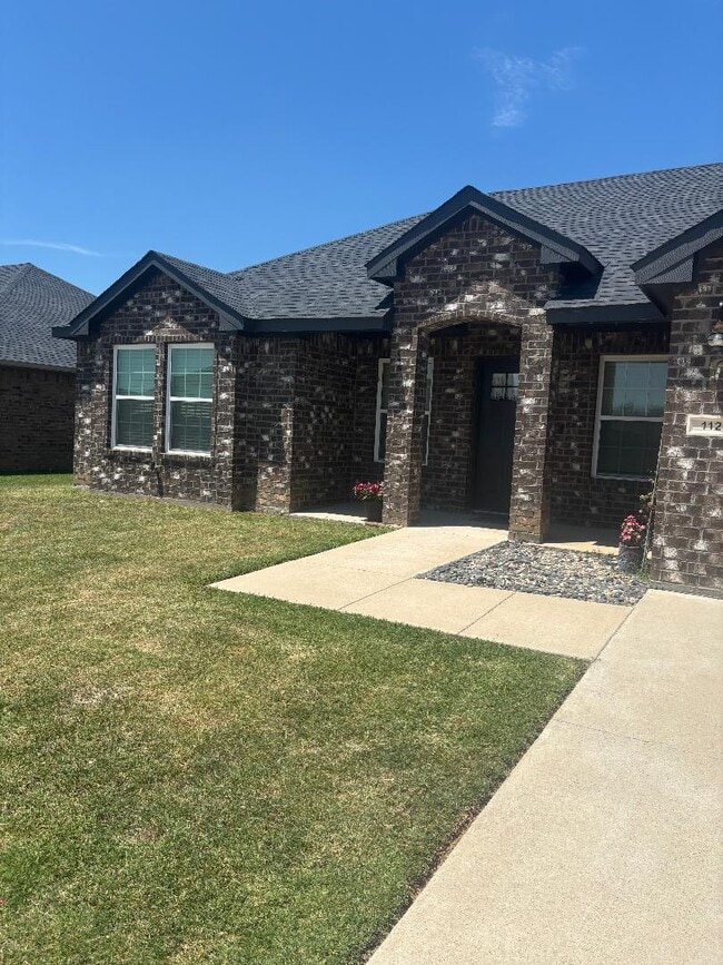 Building Photo - 112 Midway Mdws Rental