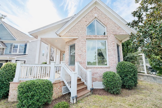 Photo - 33 Golden Spur Ln