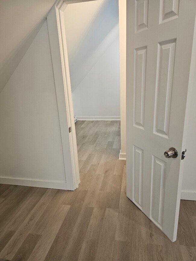 Photo - 210 Baldwin St