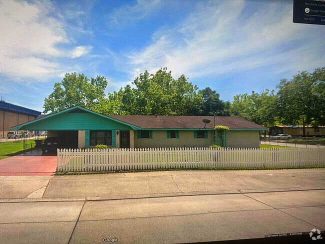 Building Photo - 1061 Anderson St Rental