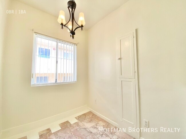 Photo - 4846 Rosewood Ave Unidad 8