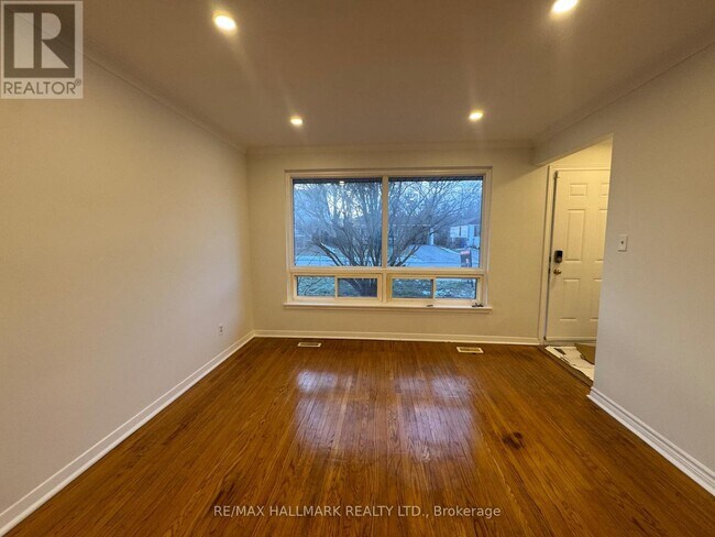 Photo - 75 Bolton Ave