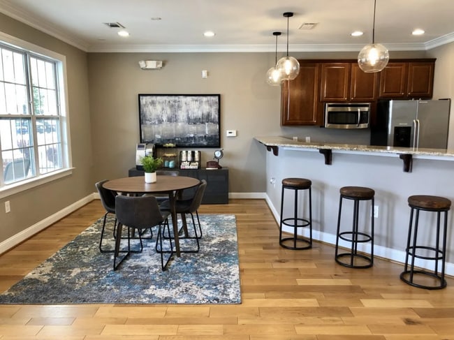 Photo - The Heights at McArthur Park