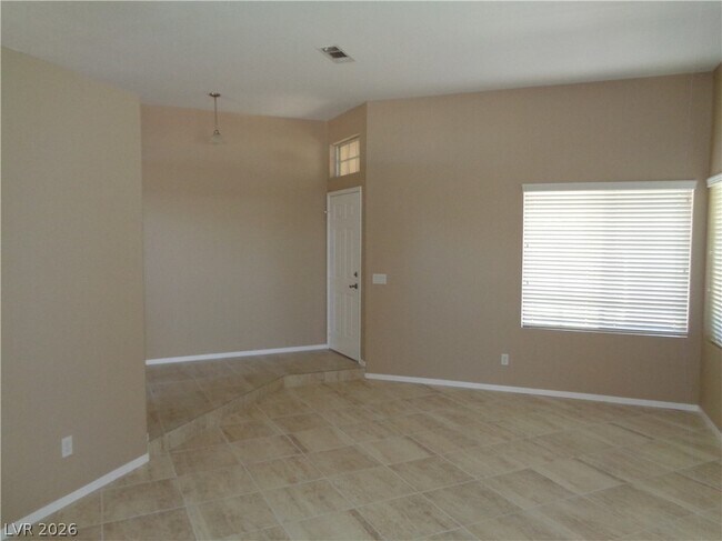 Photo - 446 Nancy Dr