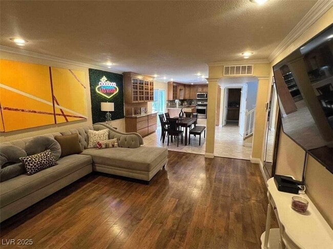 Building Photo - 2419 E Vegas Valley Dr Rental