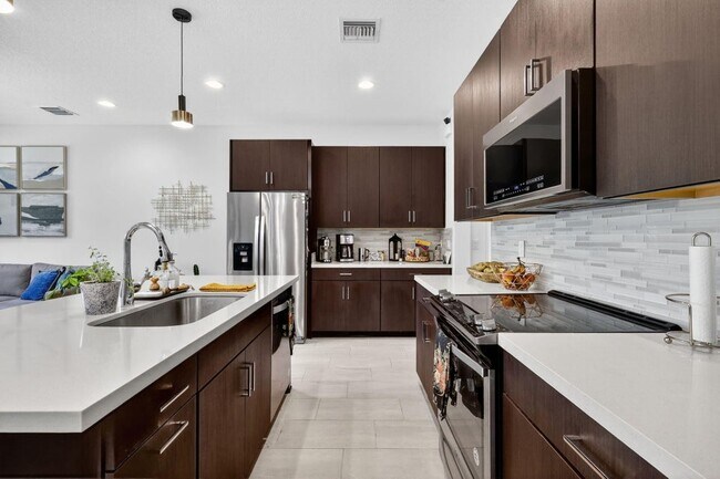 Photo - 4388 Serpens Ln