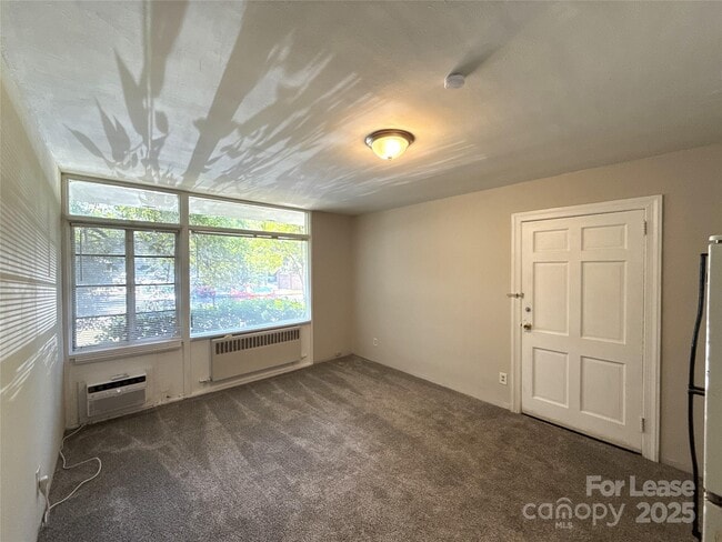 Photo - 2126 E 7th St Unit 107