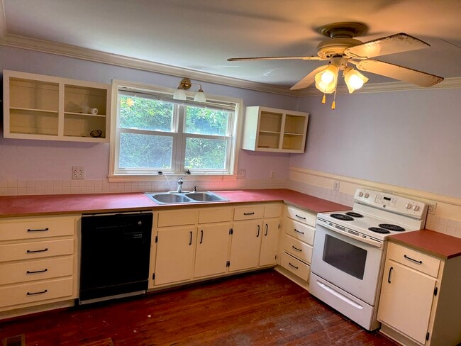Photo - 910 Orient St