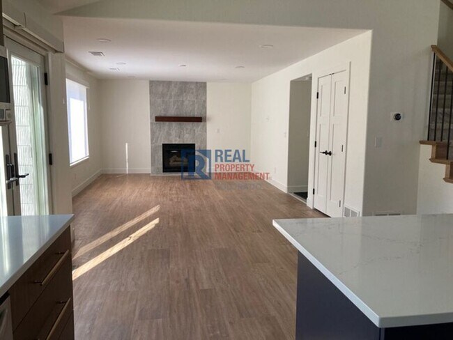 Photo - 10047 Deer Creek St