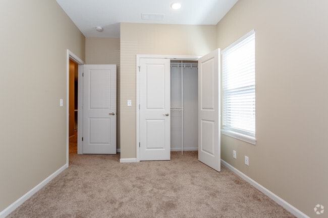 3BR, 2.5BA - 1382 SF