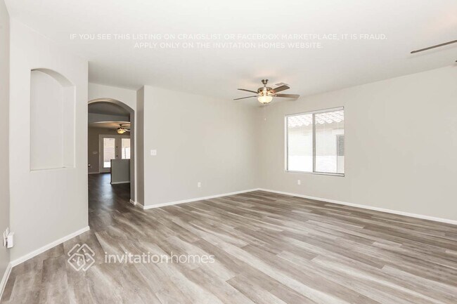 Photo - 1445 E Shari St