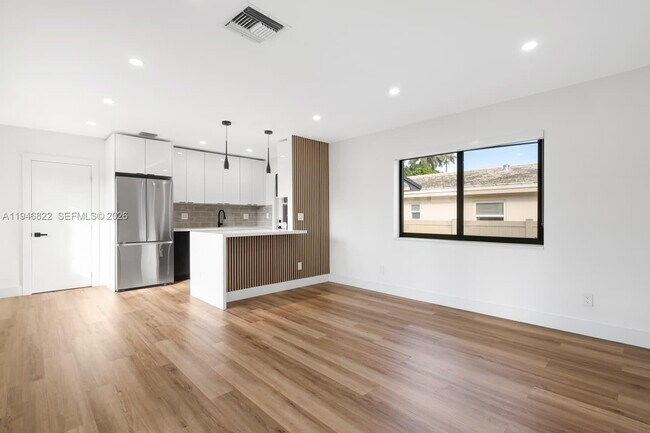 Photo - 1201 N 16th Ave