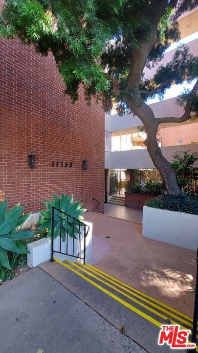 Building Photo - 11750 Sunset Blvd Unit 411