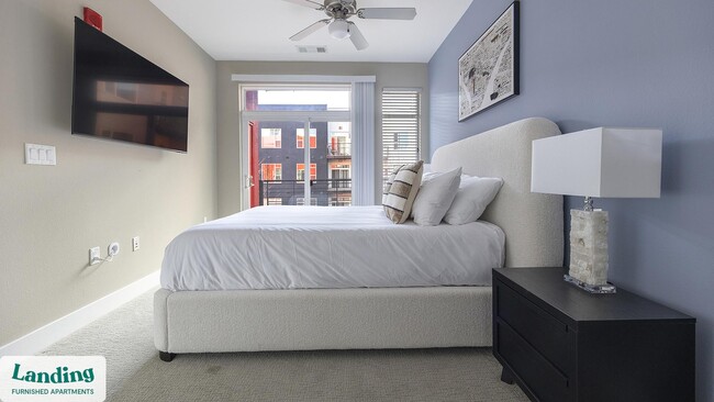 Photo - 1000 S Broadway Unidad 317