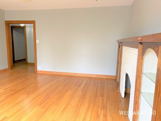 3722 W Wilson Ave Unit 2E