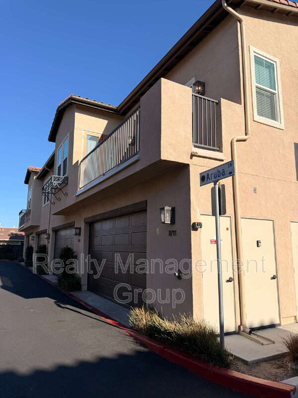 8711 Aruba Ln