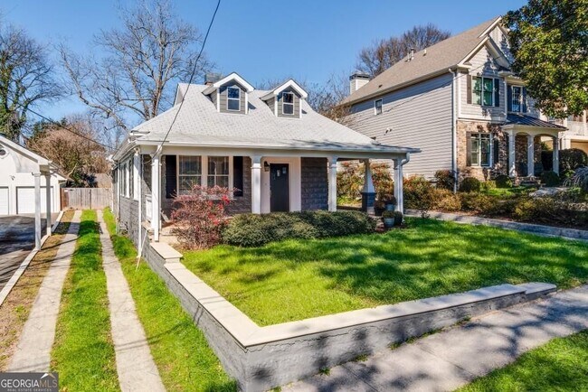 Photo - 1120 Standard Dr NE