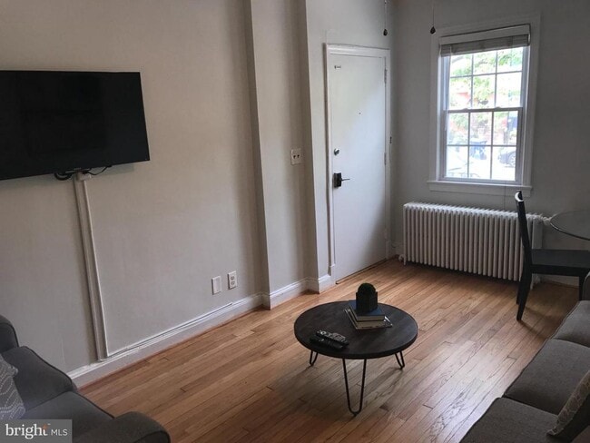 Building Photo - 731 13th St NE Unit 1