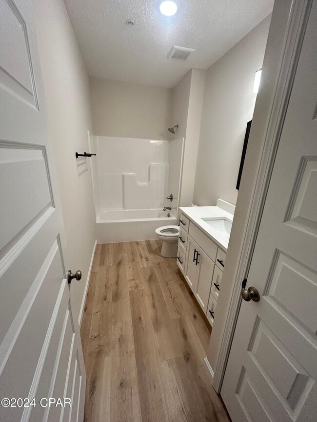 Photo - 2597 Cypress St