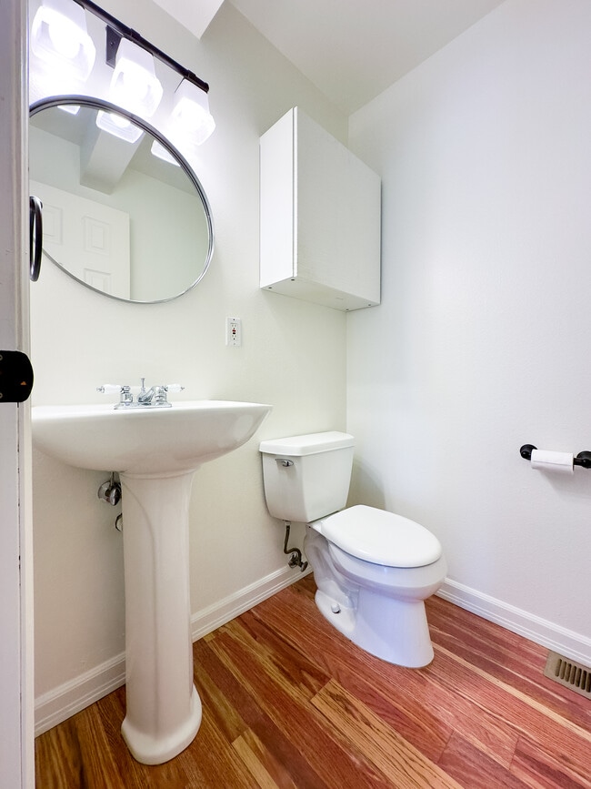 Photo - 239 E 4th St