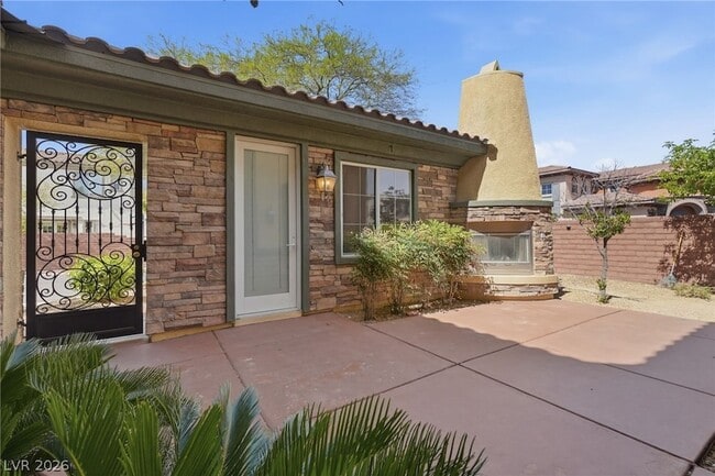 Photo - 10344 Shropshire St