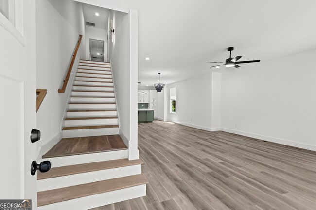 Photo - 598 Formwalt St SW