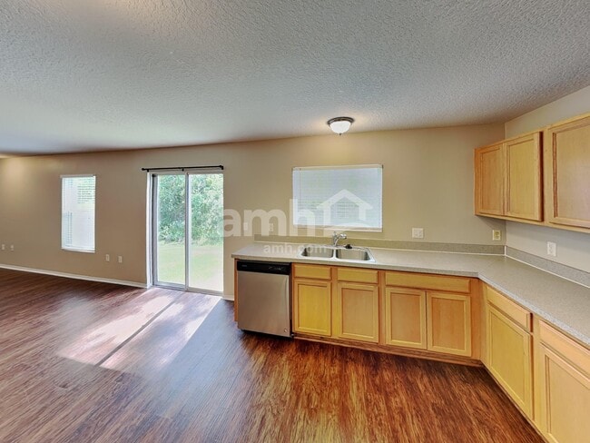 Photo - 7271 Wakeview Dr