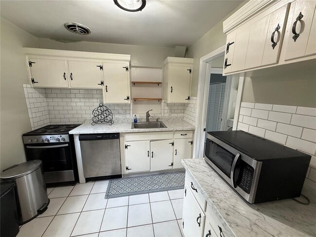 313 NW 34th Dr