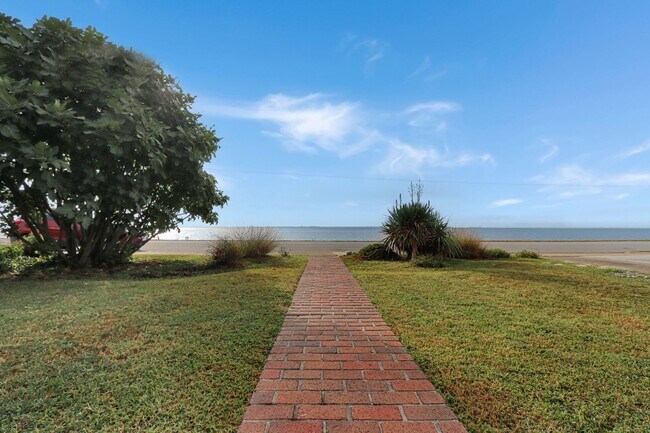 Photo - *Rental Open House 12:00-1:00 Tue, Nov. 25th* Beautiful Waterview Home on Chesapeake Ave. Contact...