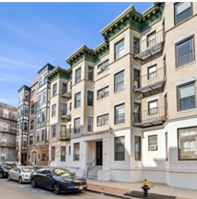Photo - 65 Burbank St Apartment Unit 65