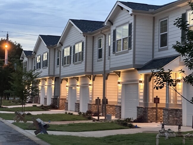 Building Photo - 469 Westgate Wy