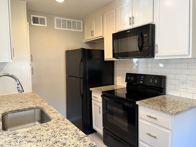 Photo - Cute 1/1 Close to Downtown!!