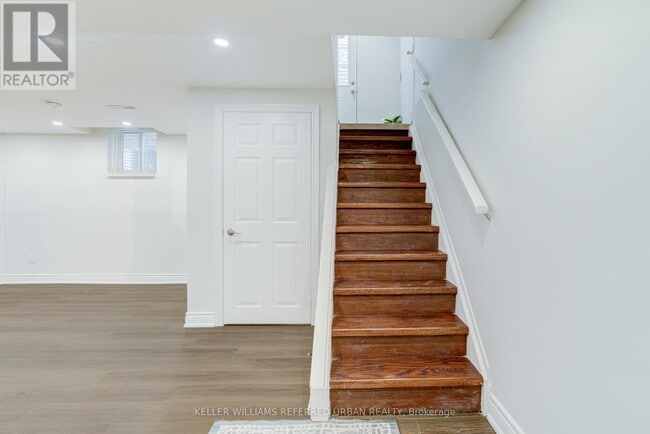 Photo - 54 Greybeaver Trail