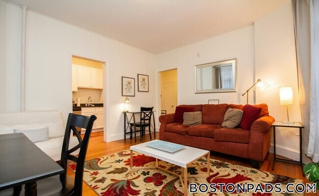 Building Photo - 1871 Beacon St Rental