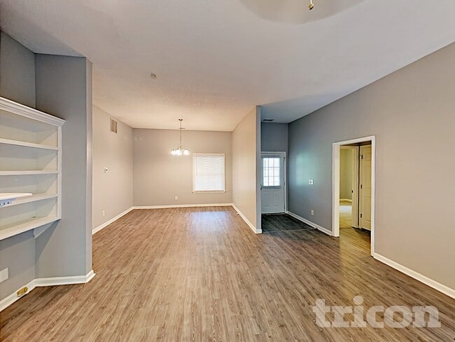 Photo - 105 Peach Pointe Dr