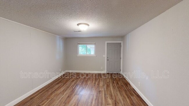 Building Photo - 84 W Park Dr Rental