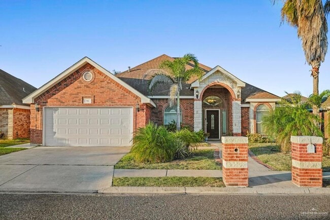 Building Photo - 23 W Arapaho Ave