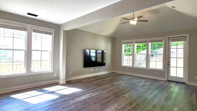 648 Village Dr