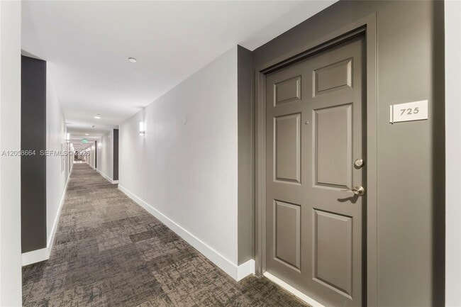 Building Photo - 140 S Dixie Hwy Unit 725
