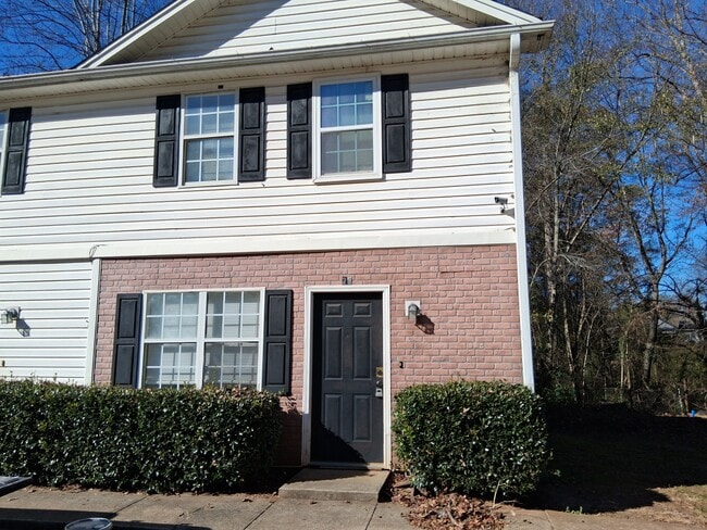 Building Photo - 209 E Wilson St