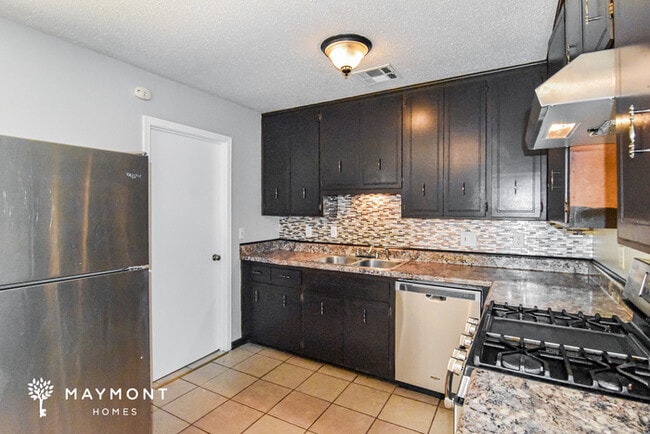 Photo - 5731 Roxboro Dr