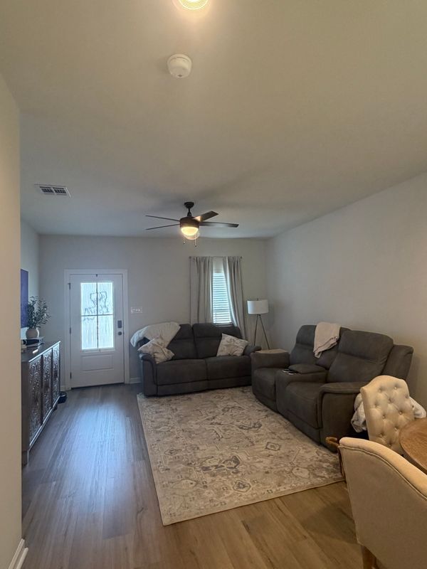 Photo - 106 Lightbourne Dr