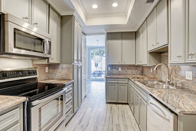 Photo - 7527 Del Monte Dr