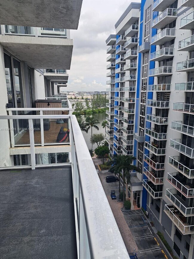 5091 NW 7th St Unit 1015 Off-Campus Housing, Miami, FL