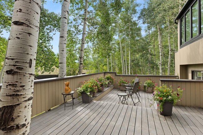 Photo - 1443 Crystal Lake Rd