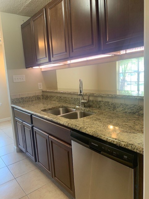 Cocina - 2010 Kirksey Dr