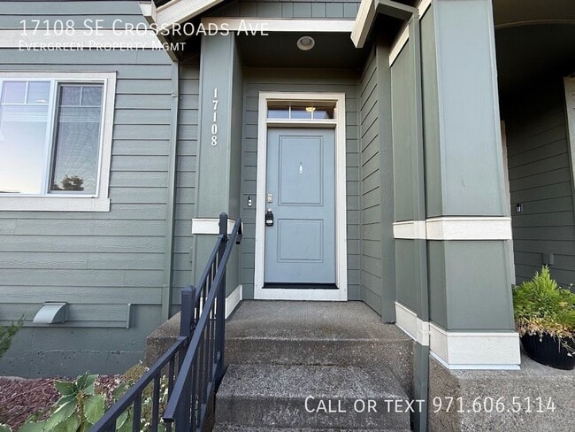 Photo - 17108 SE Crossroads Ave